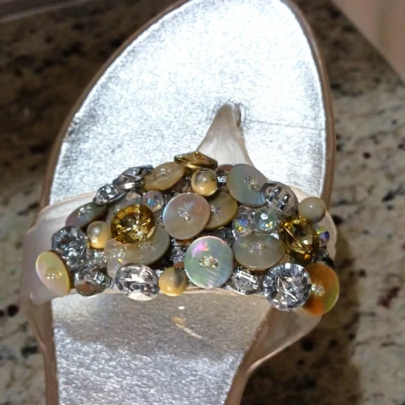 Stuart Weizman Rubber Beaded Accents Flip Flops. - Picture 6 of 9